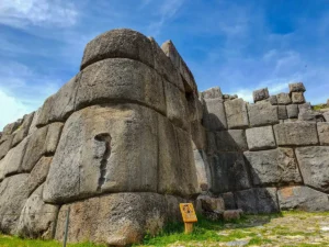 Archeologia e Giganti, Fortezza